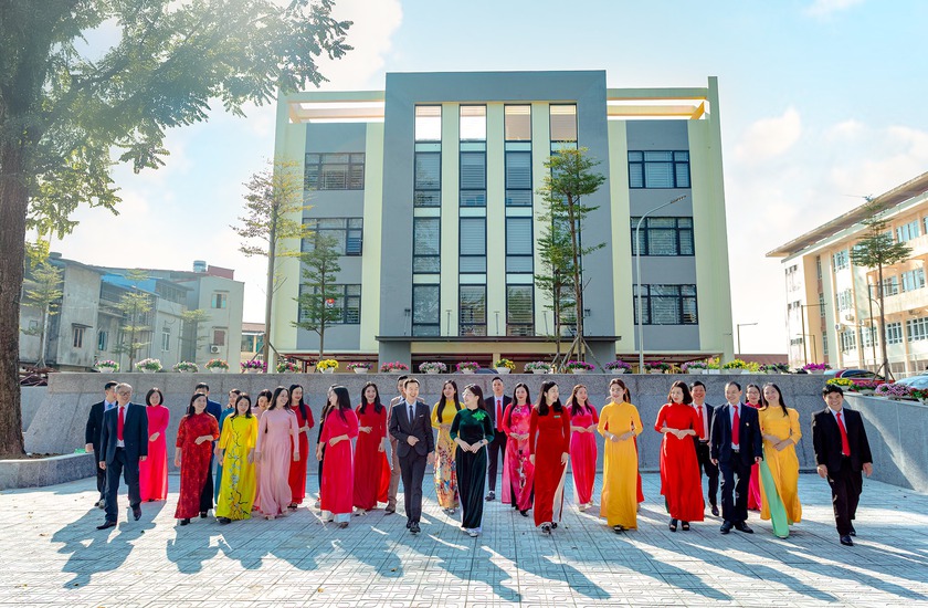 80 năm Trường THPT Lương Ngọc Quyến trong d&ograve;ng chảy đổi mới gi&aacute;o dục - Ảnh 2.