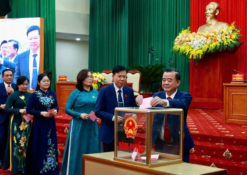 Kỳ họp thứ Nhất, HĐND tỉnh Th&aacute;i Nguy&ecirc;n kh&oacute;a XV, nhiệm kỳ 2026 - 2031 bầu c&aacute;c chức danh l&atilde;nh đạo HĐND v&agrave; UBND tỉnh. - Ảnh 4.