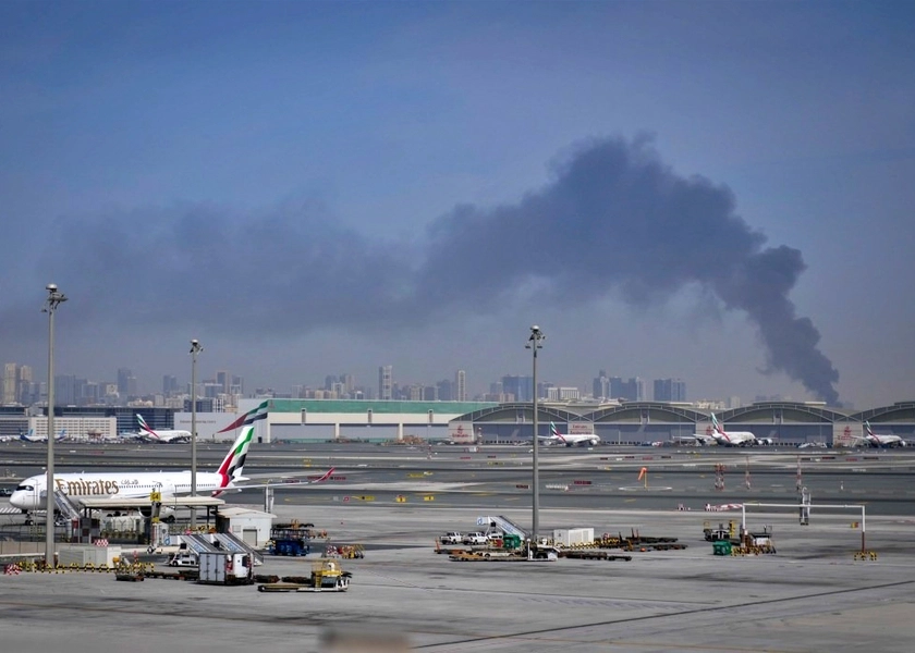 Xung đột tại Trung Đ&ocirc;ng g&acirc;y gi&aacute;n đoạn d&ograve;ng chảy h&agrave;ng kh&ocirc;ng v&agrave; du lịch - Ảnh 2.