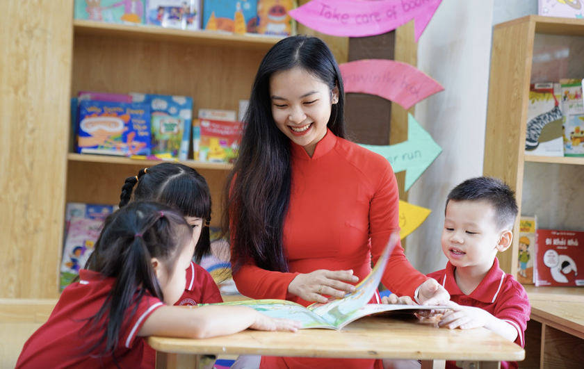 Hiệu trưởng trường mầm non phải đứng lớp theo quy định mới - Ảnh 1.