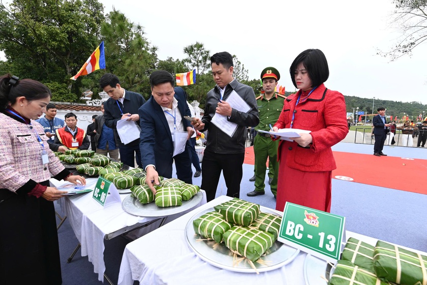 Hội thi Bánh chưng, Bánh giầy ở Côn Sơn, Hải Phòng có gì mà hút khách - Ảnh 6.