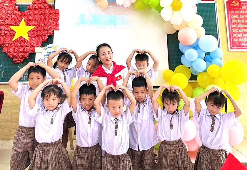 Ph&uacute; Thọ Chấn chỉnh đạo đức nh&agrave; gi&aacute;o sau h&agrave;ng loạt sự việc g&acirc;y bức x&uacute;c dư luận - Ảnh 1.