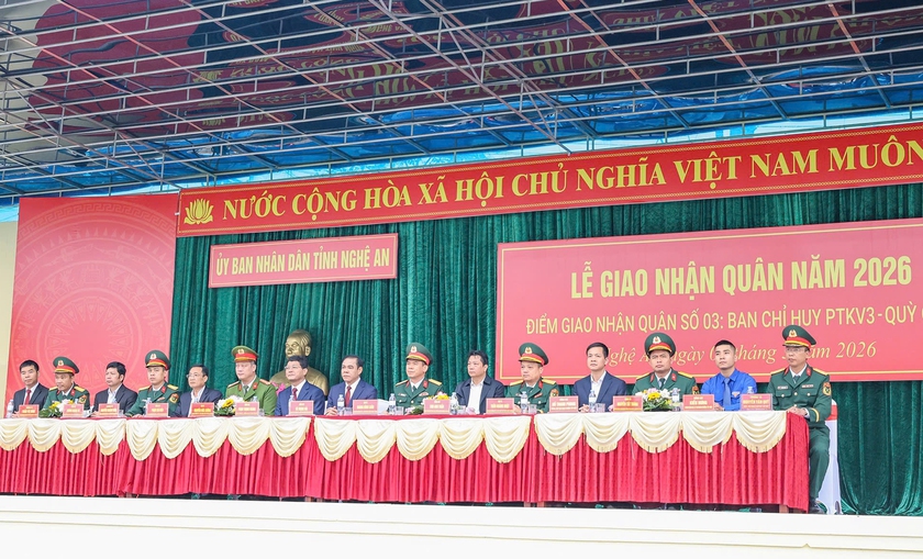 Hơn 3.800 t&acirc;n binh ở Nghệ An l&ecirc;n đường nhập ngũ  - Ảnh 2.