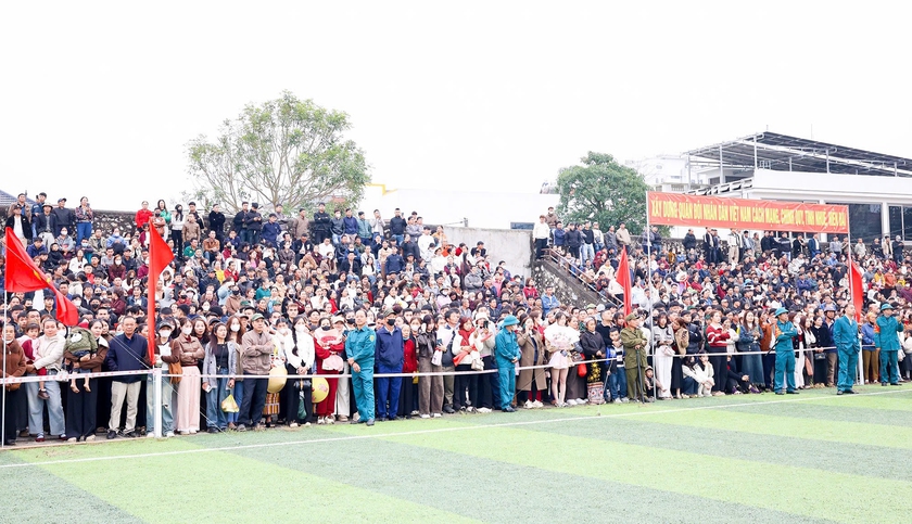 Hơn 3.800 t&acirc;n binh ở Nghệ An l&ecirc;n đường nhập ngũ  - Ảnh 9.