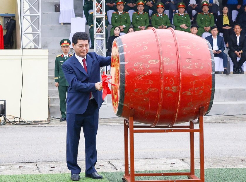 Hơn 3.800 t&acirc;n binh ở Nghệ An l&ecirc;n đường nhập ngũ  - Ảnh 4.