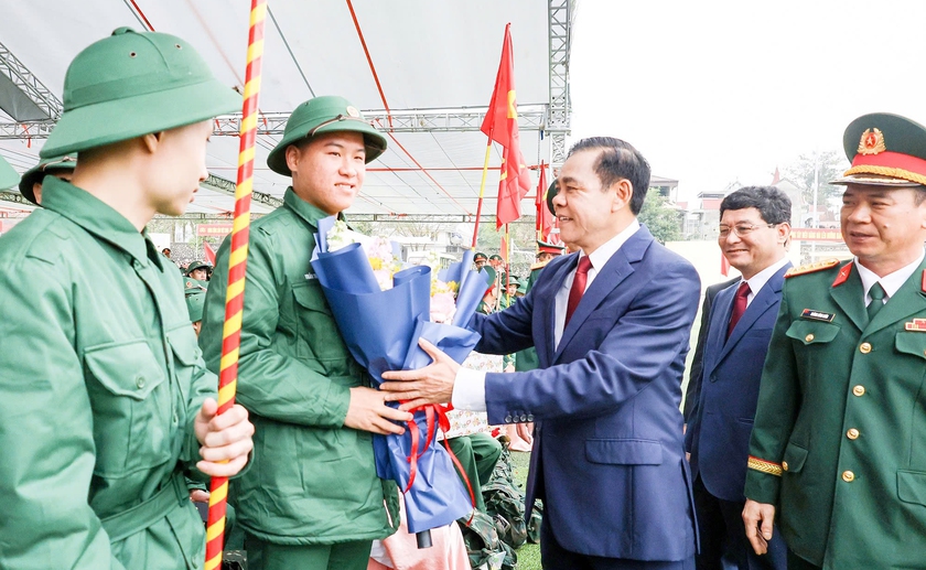 Hơn 3.800 t&acirc;n binh ở Nghệ An l&ecirc;n đường nhập ngũ  - Ảnh 5.