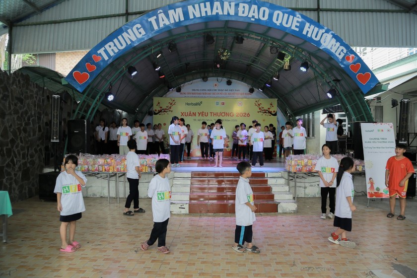 Lan tỏa h&agrave;nh tr&igrave;nh "Xu&acirc;n Y&ecirc;u Thương" 2026 tới trẻ em, người cao tuổi tại c&aacute;c Trung t&acirc;m Casa Herbalife - Ảnh 3.
