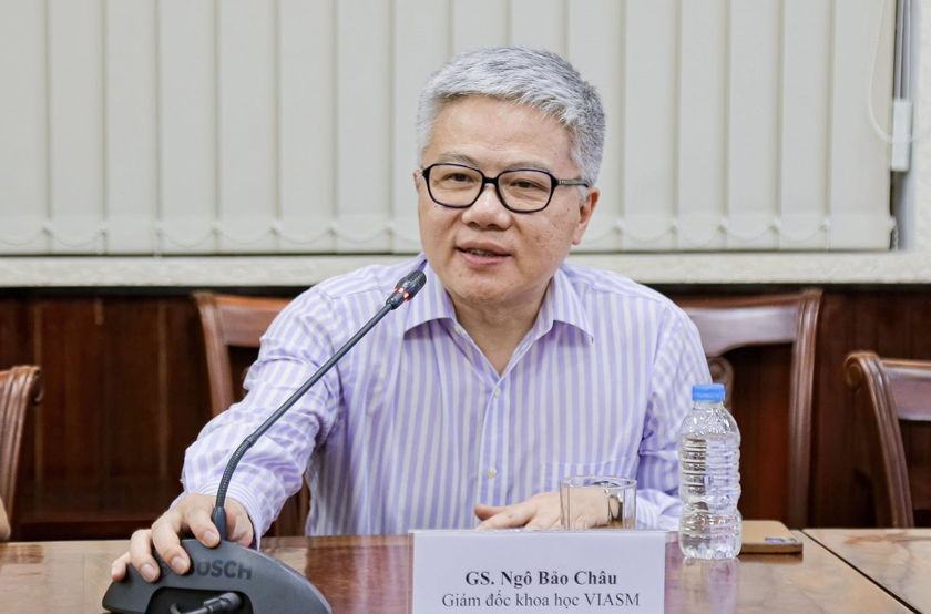 Gi&aacute;o sư Ng&ocirc; Bảo Ch&acirc;u trực tiếp "truyền lửa" cho sinh vi&ecirc;n To&aacute;n t&agrave;i năng tại Việt Nam - Ảnh 1.