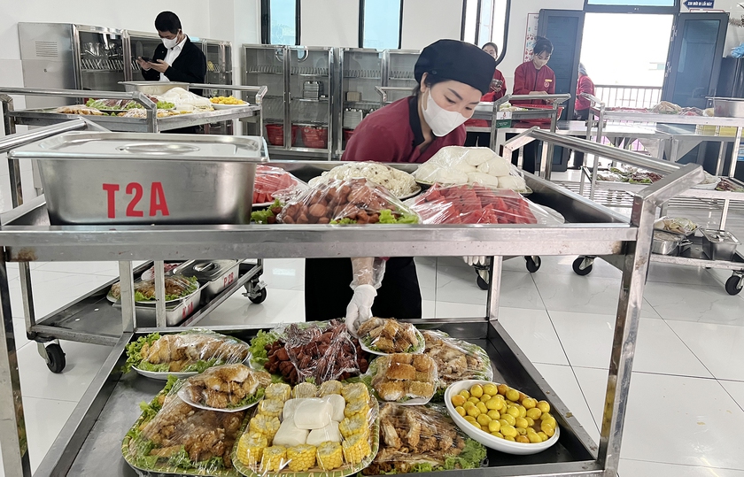 Trường mầm non học ph&iacute; đắt đỏ l&ecirc;n tiếng khi bị kiểm tra, phụ huynh tố bớt x&eacute;t khẩu phần ăn - Ảnh 4.