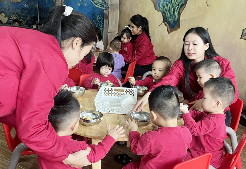 Trường mầm non học ph&iacute; đắt đỏ l&ecirc;n tiếng khi bị kiểm tra, phụ huynh tố bớt x&eacute;t khẩu phần ăn - Ảnh 5.