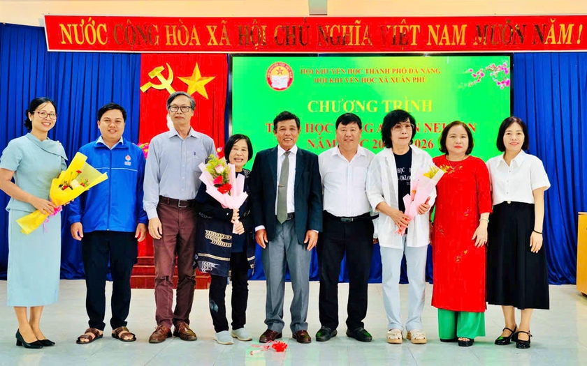 Hội Khuyến học th&agrave;nh phố Đ&agrave; Nẵng trao 100 suất học bổng Allen Nelson tại x&atilde; Xu&acirc;n Ph&uacute; v&agrave; phường Hương Tr&agrave; - Ảnh 1.