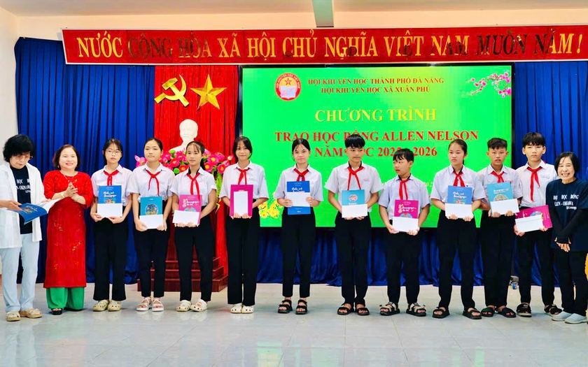 Hội Khuyến học th&agrave;nh phố Đ&agrave; Nẵng trao 100 suất học bổng Allen Nelson tại x&atilde; Xu&acirc;n Ph&uacute; v&agrave; phường Hương Tr&agrave; - Ảnh 3.