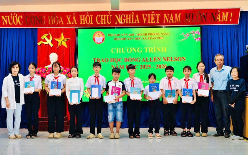 Hội Khuyến học th&agrave;nh phố Đ&agrave; Nẵng trao 100 suất học bổng Allen Nelson tại x&atilde; Xu&acirc;n Ph&uacute; v&agrave; phường Hương Tr&agrave; - Ảnh 4.