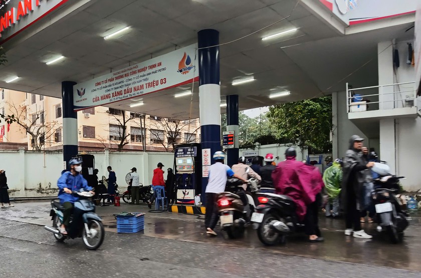 Thủ tướng yêu cầu tăng cường giải pháp bảo đảm cung ứng xăng dầu - Ảnh 1.