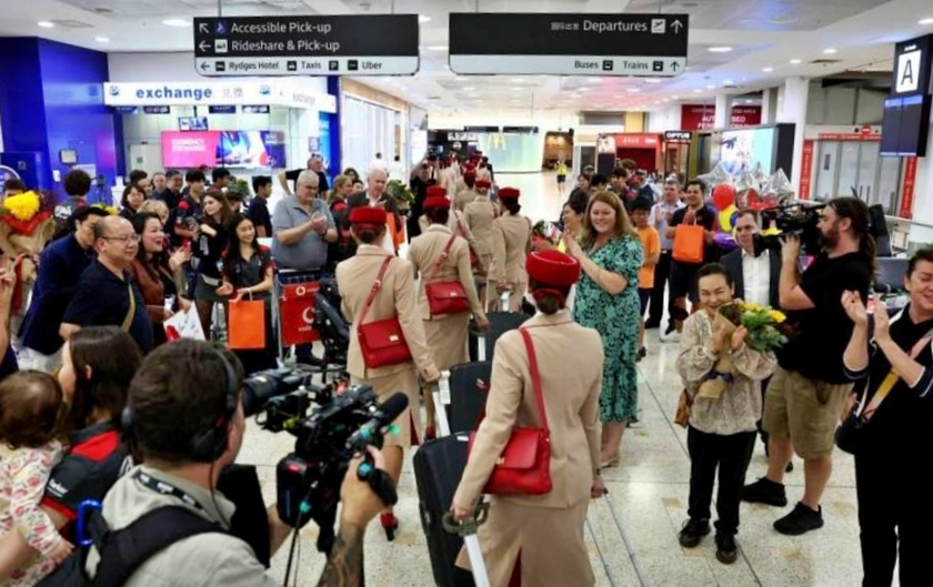 Xung đột Trung Đ&ocirc;ng khiến du kh&aacute;ch chuyển hướng sang c&aacute;c "điểm đến thay thế" như Việt Nam - Ảnh 4.