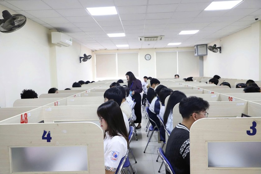 Thủ khoa thi đ&aacute;nh gi&aacute; năng lực đợt 1 của Đại học Quốc gia H&agrave; Nội đạt 127/150 điểm - Ảnh 1.