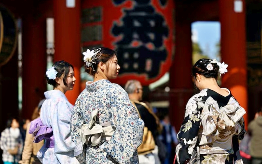 Xung đột Trung Đ&ocirc;ng khiến du kh&aacute;ch chuyển hướng sang c&aacute;c "điểm đến thay thế" như Việt Nam - Ảnh 6.