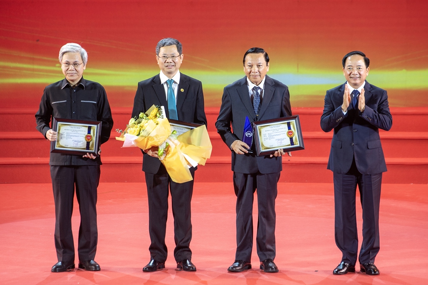 Giải thưởng Sách quốc gia tôn vinh tri thức và lao động trí tuệ- Ảnh 8. Giải thưởng Sách quốc gia tôn vinh tri thức và lao động trí tuệ- Ảnh 8.