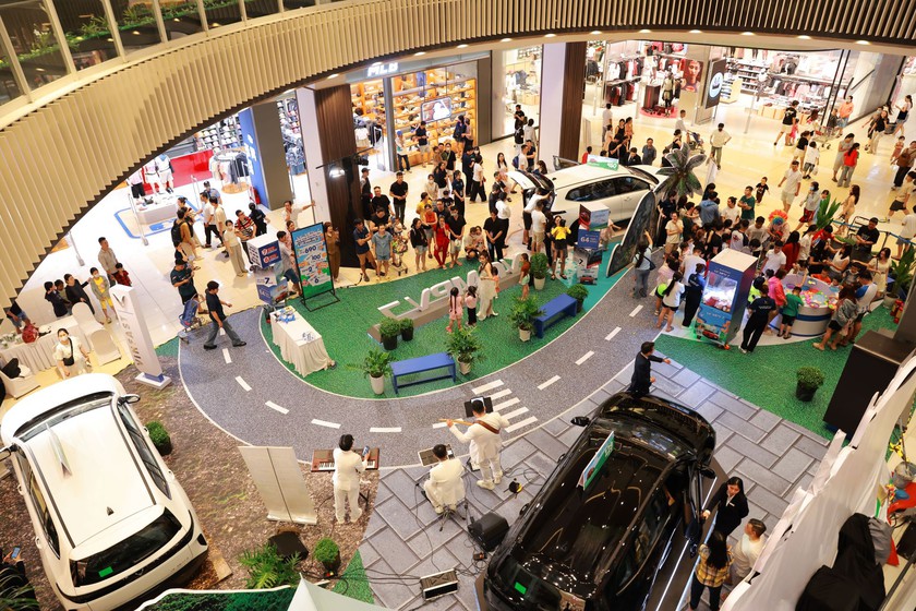 Chủ xe xăng n&oacute;i &ldquo;sẽ đổi xe ngay lập tức&rdquo; sau khi trải nghiệm VinFast MPV 7- Ảnh 1.