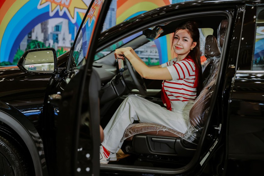 Chủ xe xăng n&oacute;i &ldquo;sẽ đổi xe ngay lập tức&rdquo; sau khi trải nghiệm VinFast MPV 7- Ảnh 3.