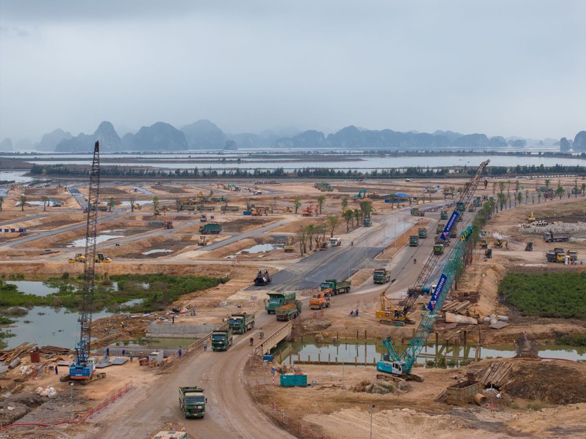 23 ph&uacute;t di chuyển x&oacute;a khoảng c&aacute;ch, biến si&ecirc;u đ&ocirc; thị b&ecirc;n vịnh kỳ quan th&agrave;nh một &ldquo;H&agrave; Nội mới&rdquo;- Ảnh 3.