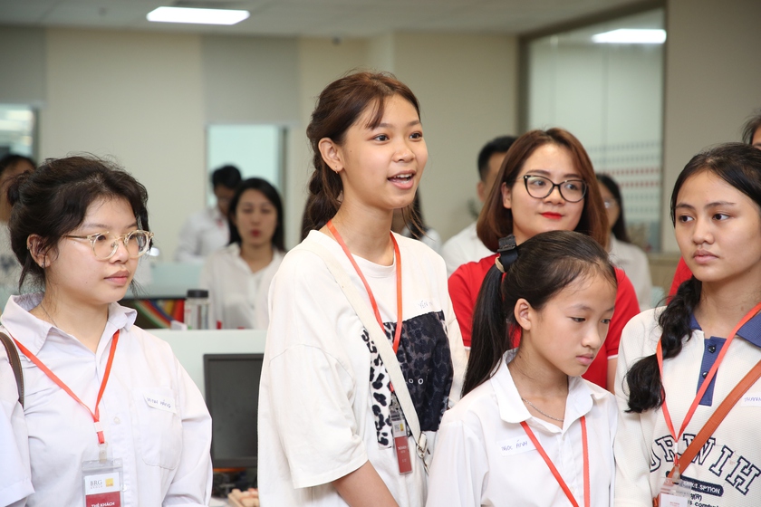 Đồng h&agrave;nh chắp c&aacute;nh nu&ocirc;i dưỡng ước mơ học sinh ngh&egrave;o- Ảnh 4.