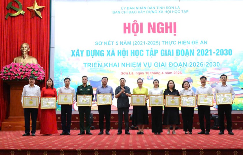 Sơn La sơ kết 5 năm thực hiện Đề &aacute;n "X&acirc;y dựng x&atilde; hội học tập giai đoạn 2021-2030" - Ảnh 5.