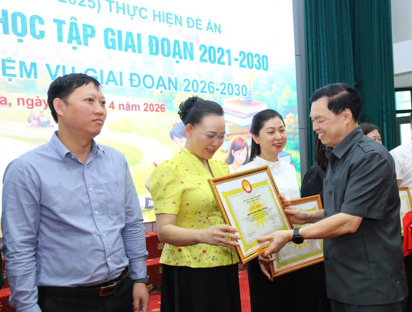 Sơn La sơ kết 5 năm thực hiện Đề &aacute;n "X&acirc;y dựng x&atilde; hội học tập giai đoạn 2021-2030" - Ảnh 4.