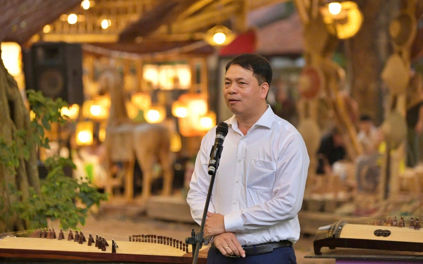 "Vườn Ánh sáng" lung linh tại Văn Miếu - Quốc Tử Giám - Ảnh 2.