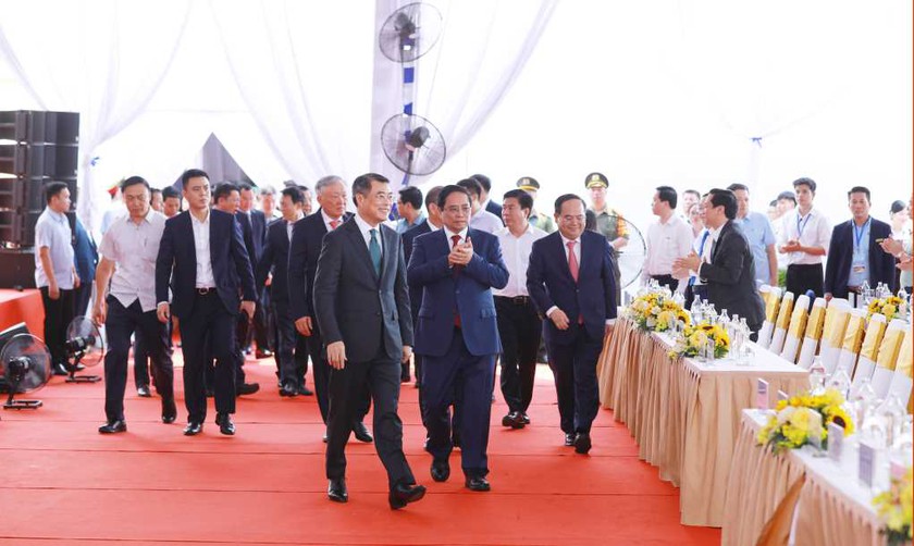 Thủ tướng Ch&iacute;nh phủ dự Lễ khởi c&ocirc;ng Dự &aacute;n tuyến đường sắt tốc độ cao H&agrave; Nội &ndash; Quảng Ninh - Ảnh 1.