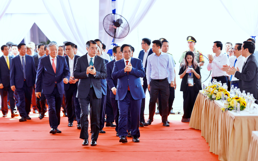 Thủ tướng Ch&iacute;nh phủ dự Lễ khởi c&ocirc;ng Dự &aacute;n tuyến đường sắt tốc độ cao H&agrave; Nội &ndash; Quảng Ninh - Ảnh 1.