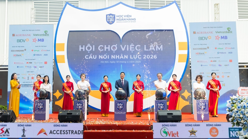 Agribank đồng h&agrave;nh c&ugrave;ng chương tr&igrave;nh &ldquo;Hội chợ việc l&agrave;m - Cầu nối nh&acirc;n lực 2026&rdquo;- Ảnh 2.