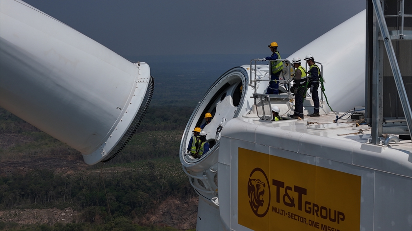 Dấu ấn của bầu Hiển tại Lào: Kỳ tích 16 tháng đưa điện gió về Việt Nam- Ảnh 3. Dấu ấn của bầu Hiển tại Lào: Kỳ tích 16 tháng đưa điện gió về Việt Nam- Ảnh 3.