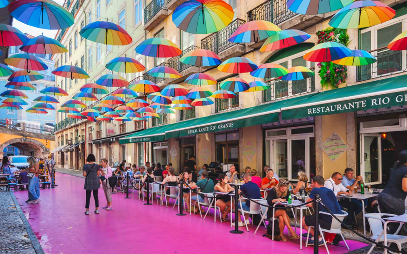 Nét quyến rũ Hà Nội trong “10 thành phố sắc màu nhất thế giới” - Ảnh 2.