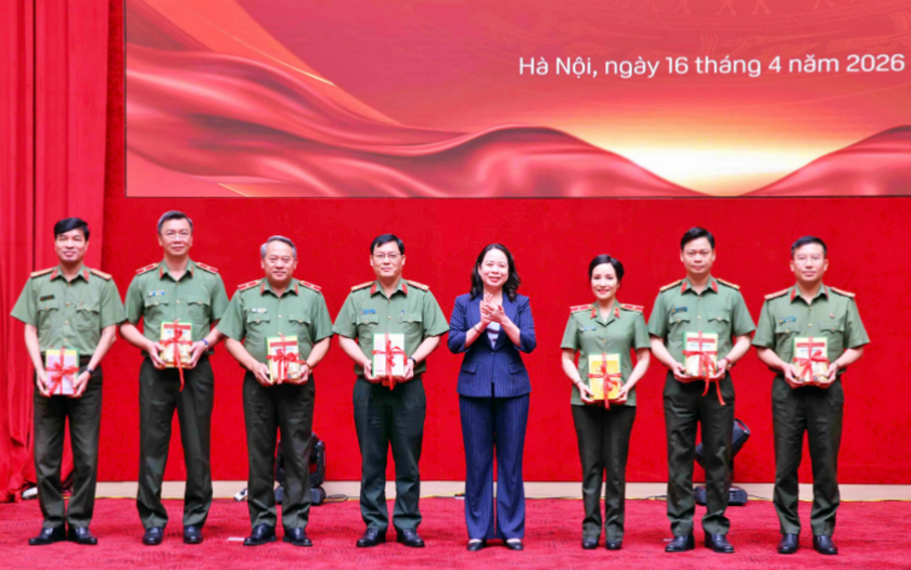 Khai mạc Ng&agrave;y S&aacute;ch v&agrave; Văn h&oacute;a đọc Việt Nam trong C&ocirc;ng an nh&acirc;n d&acirc;n năm 2026 - Ảnh 3.