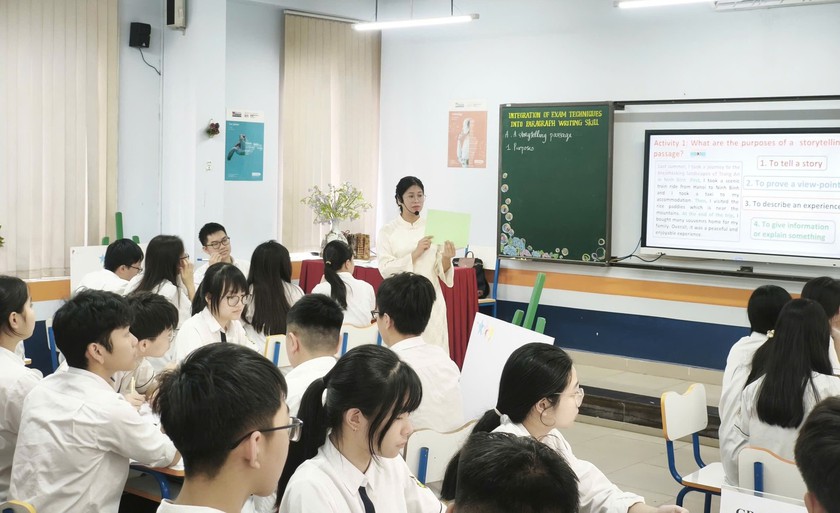 Nguyện vọng v&agrave;o lớp 10: "Chọn đường" hay "chạy đua" - Ảnh 1.