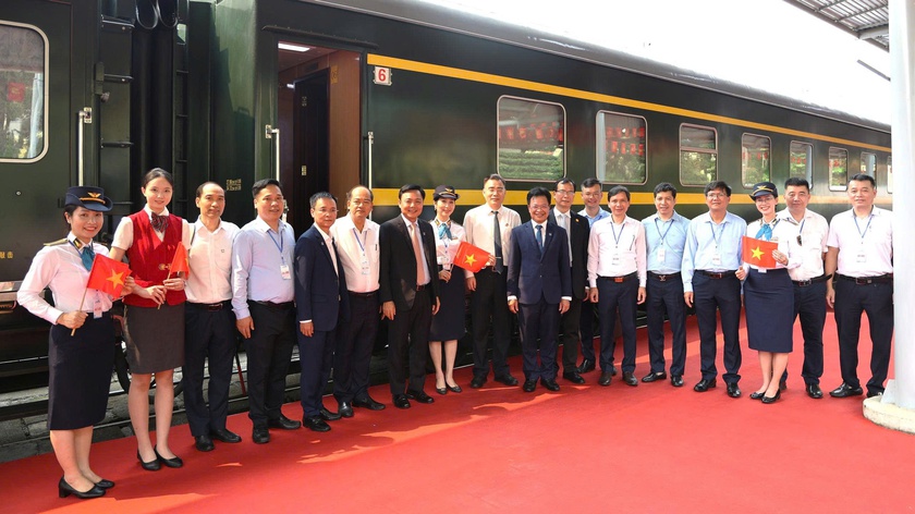 H&igrave;nh ảnh đẹp chuy&ecirc;n xa đ&oacute;n Tổng B&iacute; thư, Chủ tịch nước T&ocirc; L&acirc;m - Ảnh 2.