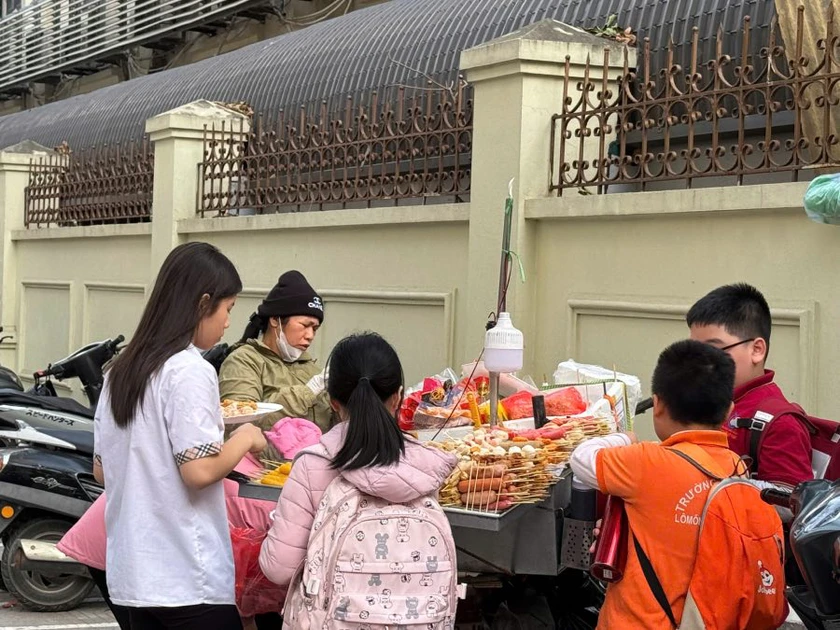 Cung cấp thực phẩm kh&ocirc;ng bảo đảm an to&agrave;n cho trẻ em sẽ c&oacute; thể bị phạt đến 40 triệu đồng - Ảnh 1.