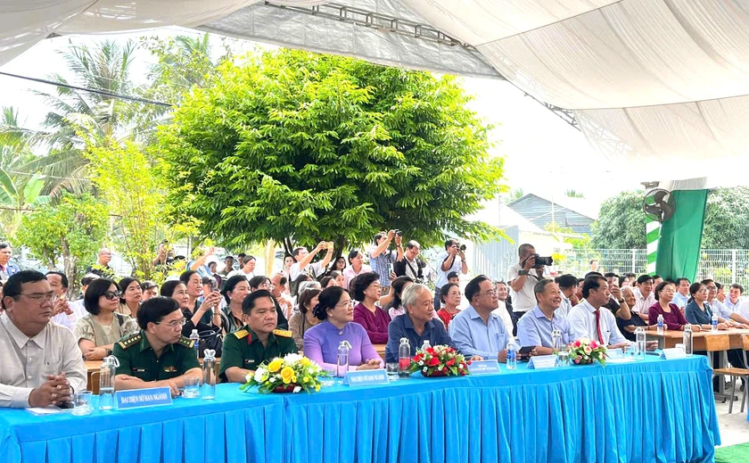 Hội Khuyến học th&agrave;nh phố Cần Thơ tiếp nhận gần 500 tri&ecirc;u từ Quỹ khuyến học Dương Kỳ Hiệp - Ảnh 4.