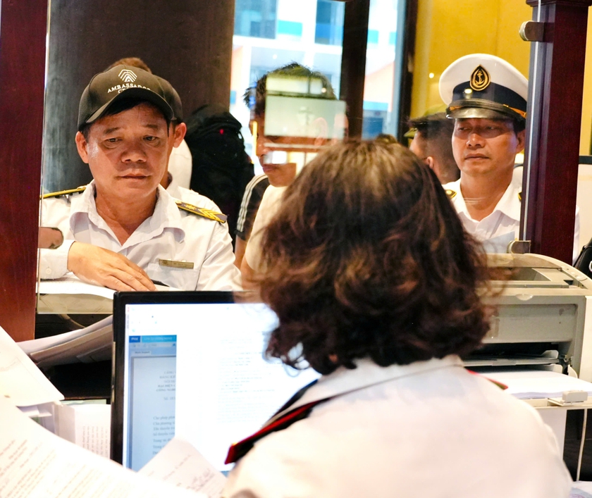 Vận h&agrave;nh t&agrave;u chạy tuyến kết nối Vịnh Hạ Long - Vịnh Lan Hạ, mở ra h&agrave;nh tr&igrave;nh xuy&ecirc;n v&ugrave;ng di sản - Ảnh 3.