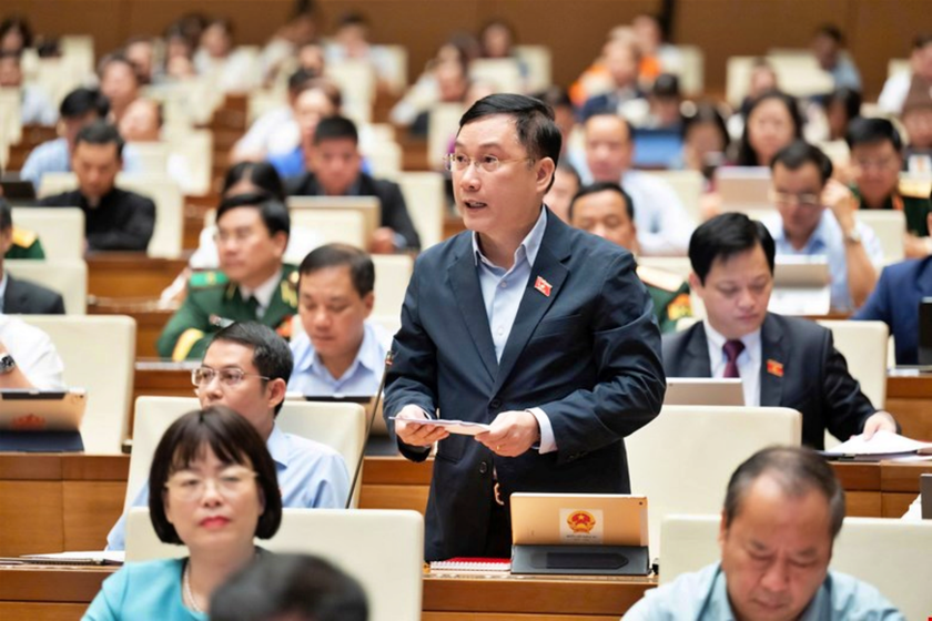 T&iacute;n dụng "chảy" v&agrave;o bất động sản đầu cơ, l&agrave;m việc cật lực 30 năm kh&ocirc;ng mua được nh&agrave; - Ảnh 1.