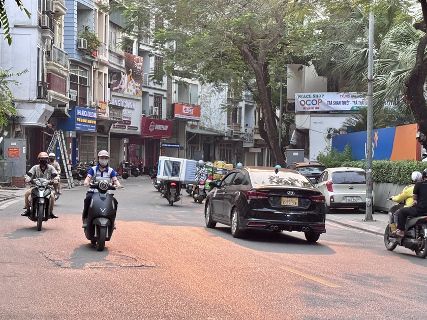 Nắng n&oacute;ng lan rộng Trung Bộ, k&eacute;o d&agrave;i ở Nam Bộ - Ảnh 1.