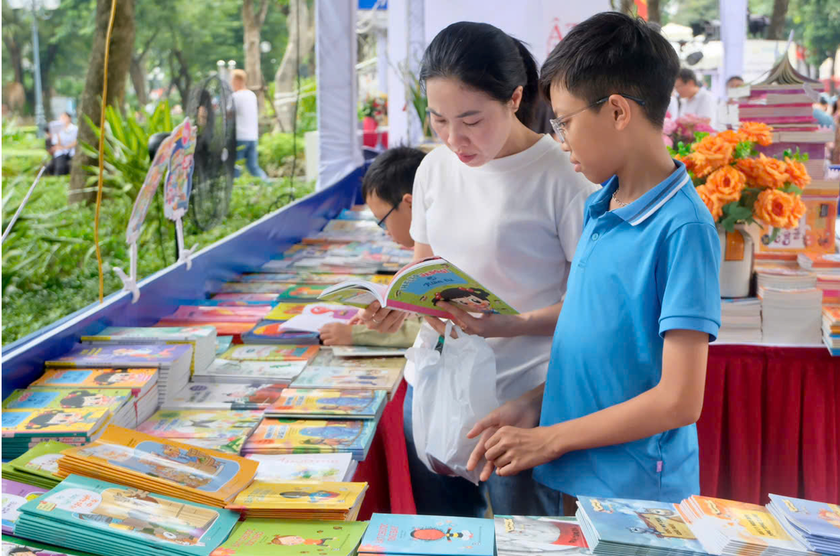 Ph&aacute;t triển văn h&oacute;a đọc cho học sinh, sinh vi&ecirc;n trong kỷ nguy&ecirc;n số - Ảnh 2.