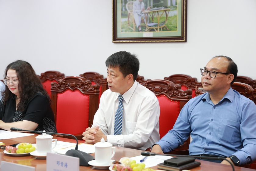 Tăng cường hợp t&aacute;c, trao đổi kinh nghiệm xuất bản với Tập đo&agrave;n Xuất bản tỉnh Quảng Đ&ocirc;ng - Ảnh 2.