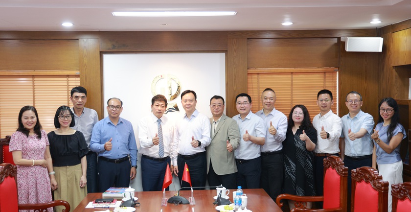 Tăng cường hợp t&aacute;c, trao đổi kinh nghiệm xuất bản với Tập đo&agrave;n Xuất bản tỉnh Quảng Đ&ocirc;ng - Ảnh 3.