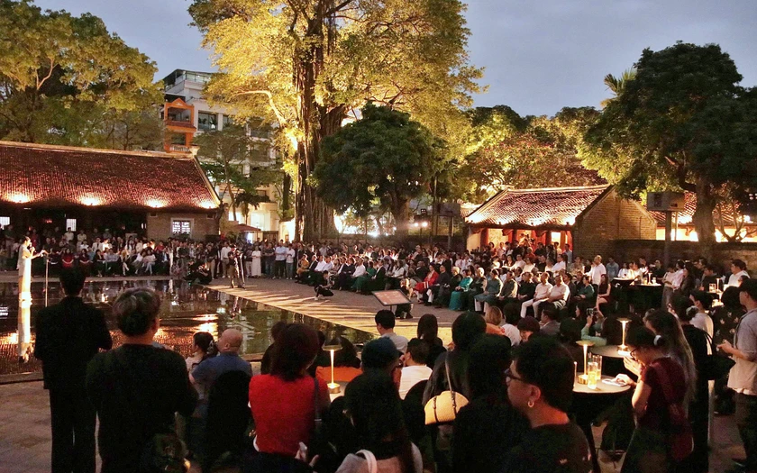 "Trời, Non, Nước | Allusive Panorama" giới thiệu 20 t&aacute;c phẩm hội hoạ của vua H&agrave;m Nghi - Ảnh 1.