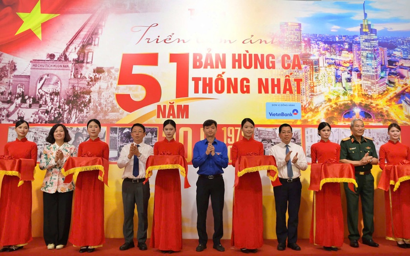 Triển l&atilde;m ảnh &ldquo;51 năm - Bản h&ugrave;ng ca thống nhất&rdquo; - Ảnh 1.