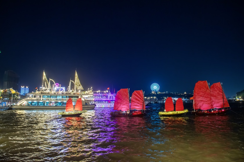 Tổ hợp giải tr&iacute; ẩm thực VUI-Fest Ha Long h&uacute;t kh&aacute;ch ngay trong tối khai trường - Ảnh 5.