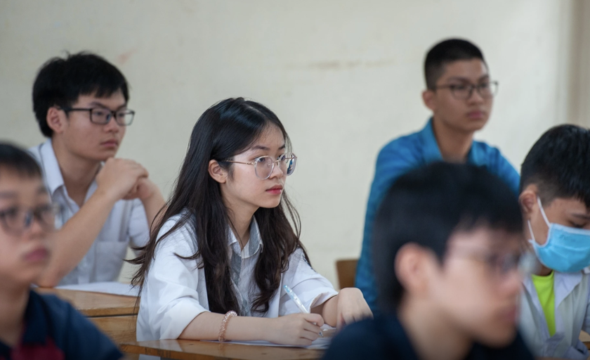 Sở Gi&aacute;o dục v&agrave; Đ&agrave;o tạo H&agrave; Nội c&ocirc;ng bố tỉ lệ chọi v&agrave;o lớp 10 năm 2026 - Ảnh 1.
