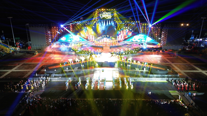 Quảng Ninh đ&oacute;n kh&aacute;ch du lịch kỷ lục hứa hẹn một m&ugrave;a h&egrave; bội thu - Ảnh 8.